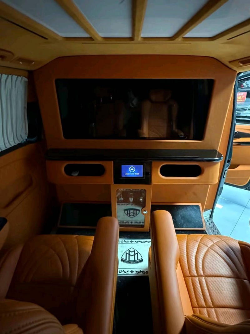 成都20年奔驰威霆7