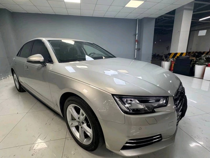 成都16年奥迪A4L6