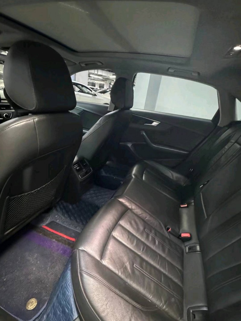 成都16年奥迪A4L8