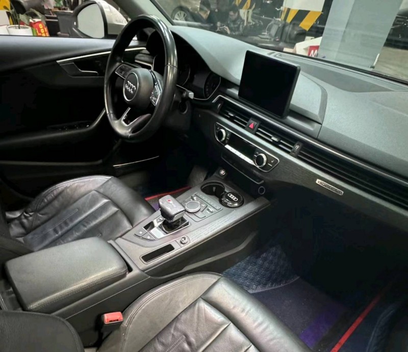 成都16年奥迪A4L9