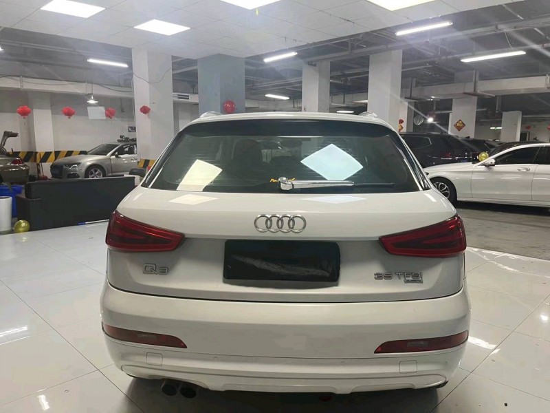 成都15年奥迪Q34