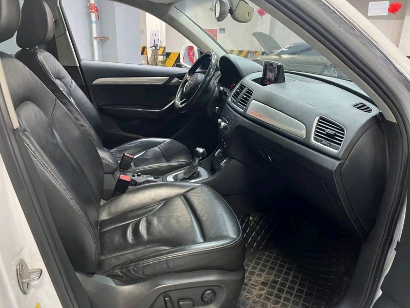 成都15年奥迪Q37