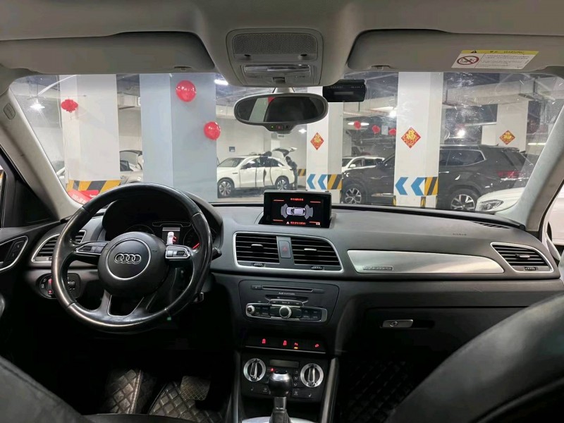 成都15年奥迪Q38