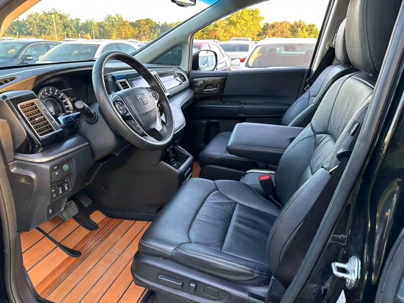 汕头19年本田艾力绅8