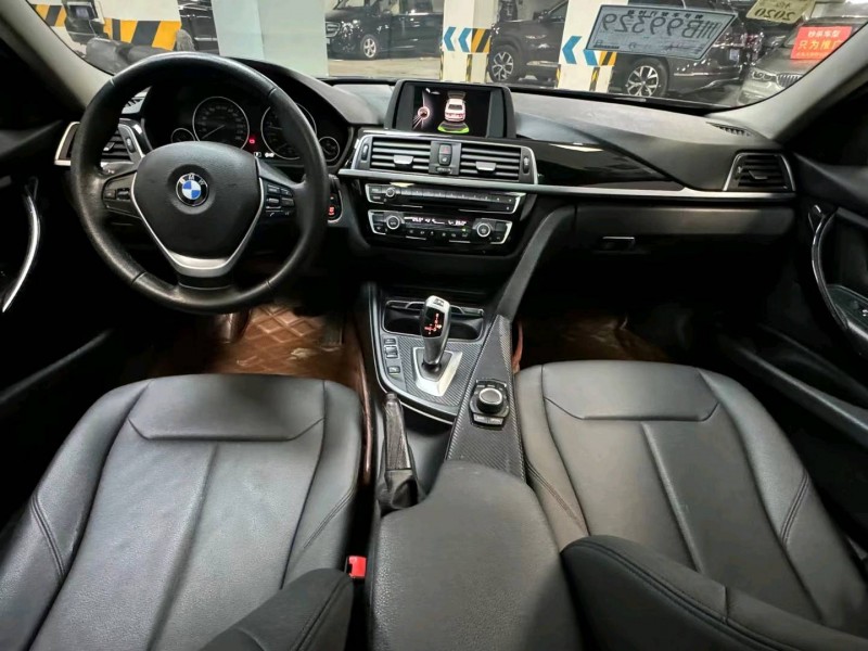 成都16年宝马3系4