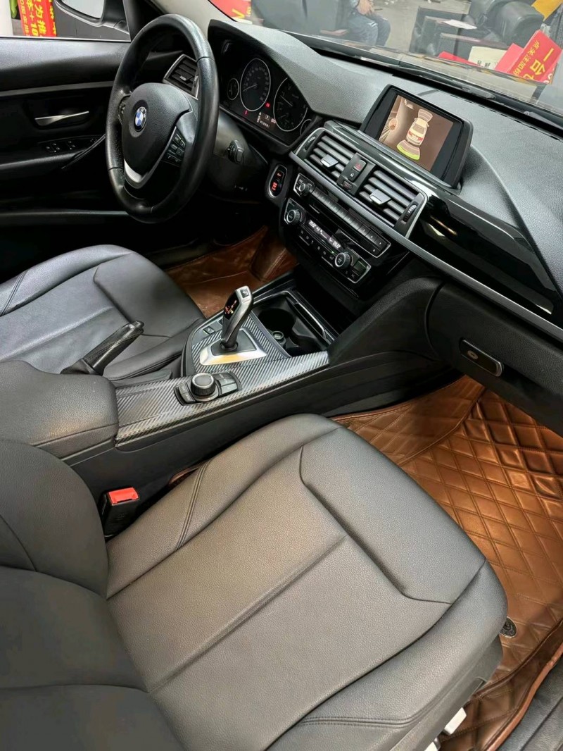 成都16年宝马3系8