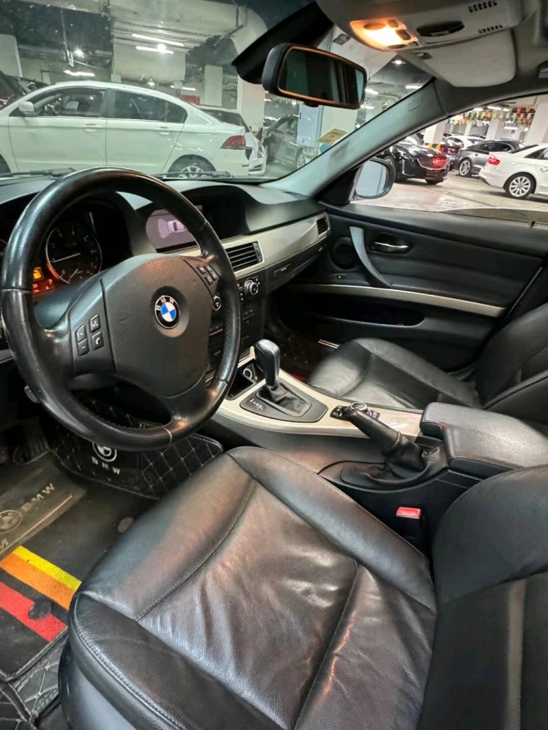 成都11年宝马3系7