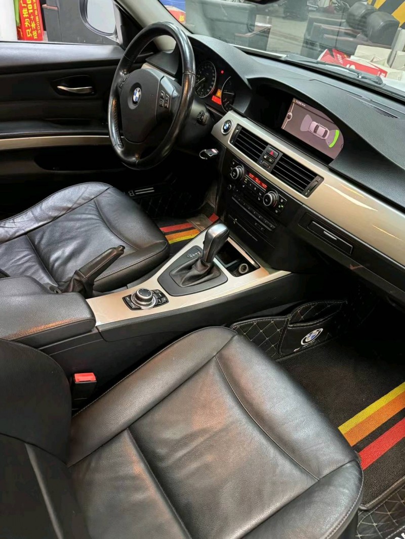 成都11年宝马3系8