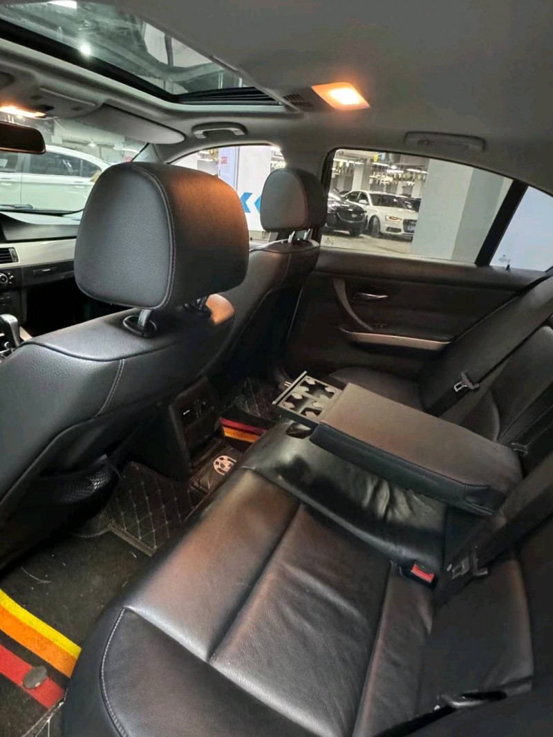 成都11年宝马3系9