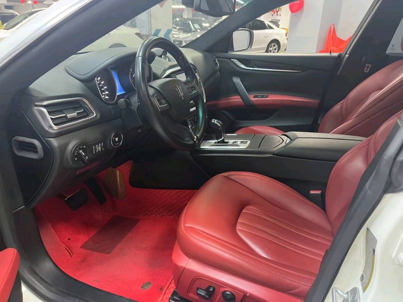 成都18年玛莎拉蒂Ghibli4