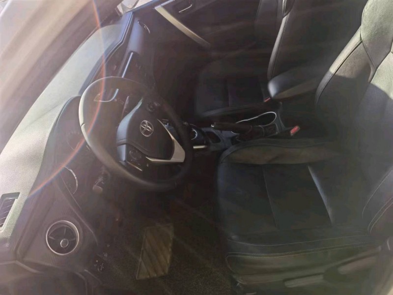 保定19年丰田雷凌6