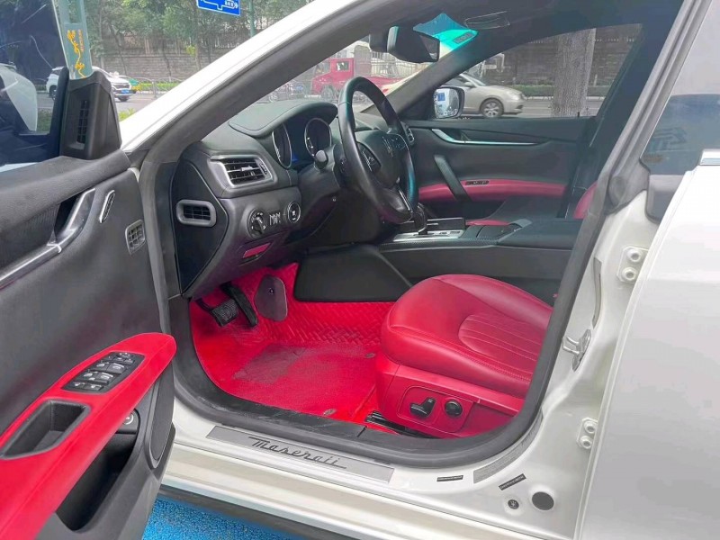 成都18年玛莎拉蒂Ghibli3