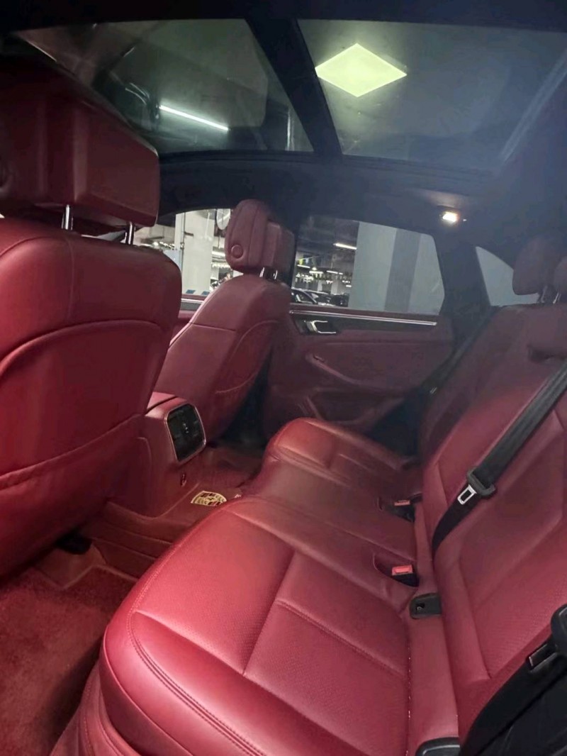 成都21年保时捷Macan9