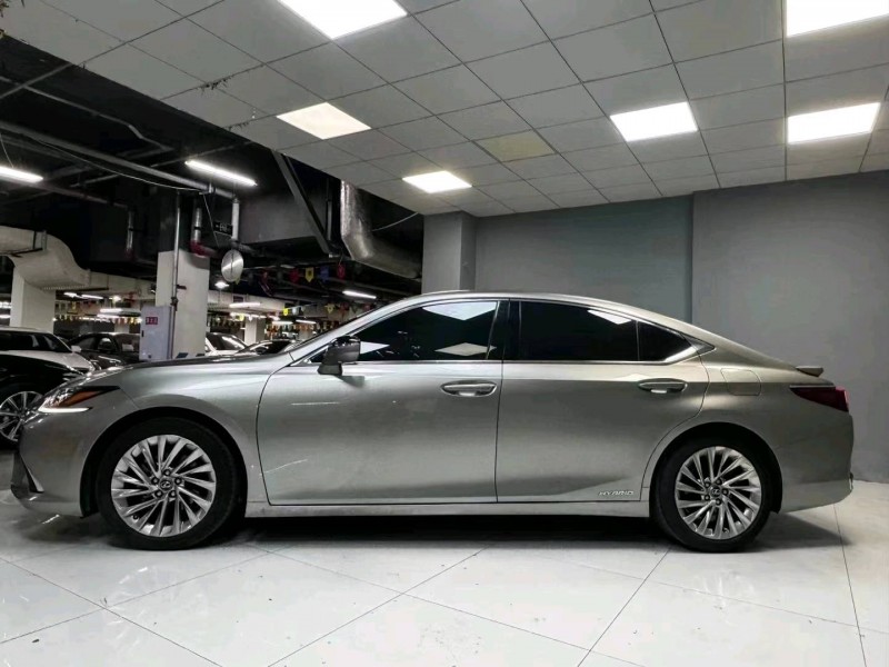 成都20年雷克萨斯ES4