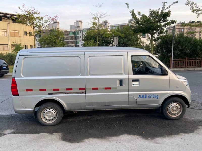 廣州21年五菱汽車榮光4