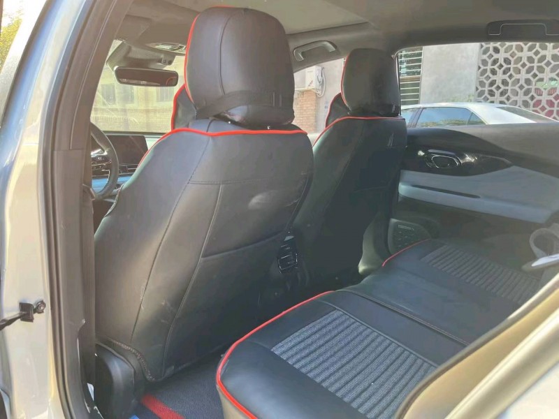 保定23年传祺影豹8