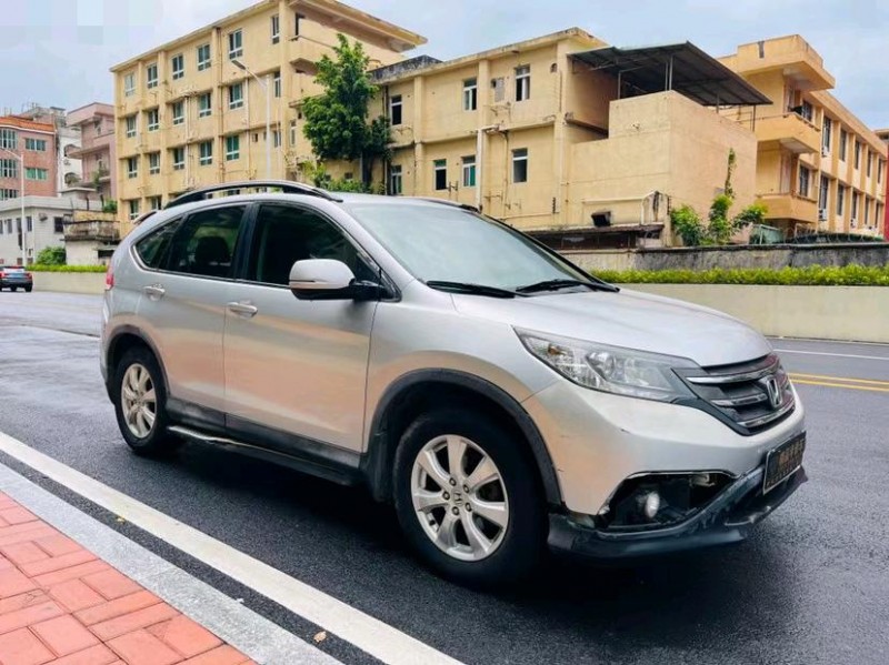 东莞12年本田CRV3