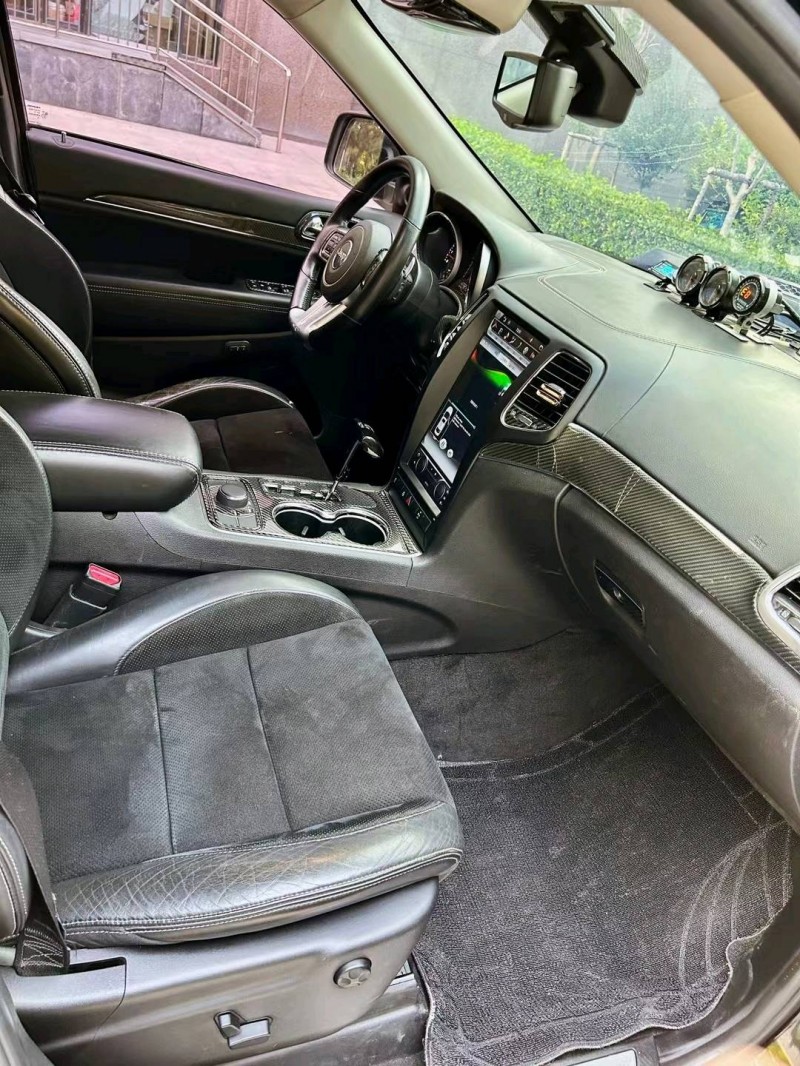 烟台12年Jeep大切诺基9