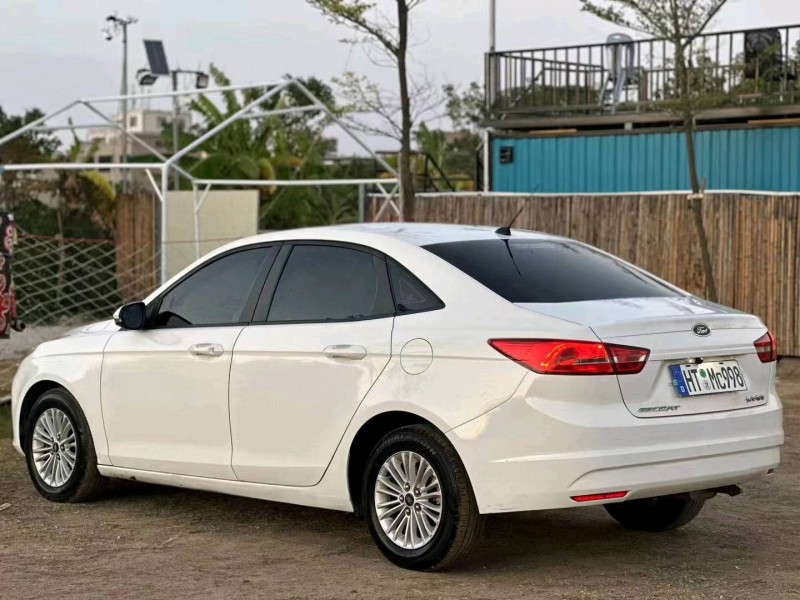 汕头17年福特福睿斯7