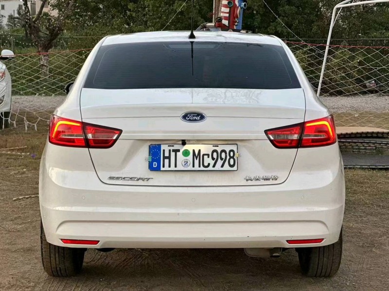 汕头17年福特福睿斯9