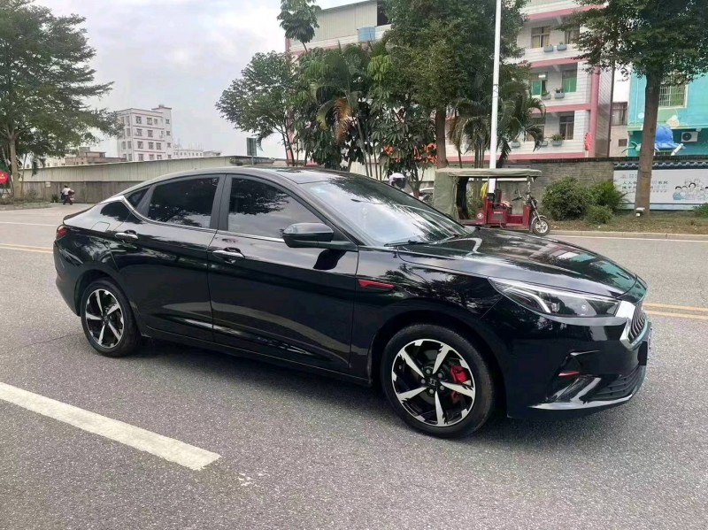 深圳22年江淮思皓A52