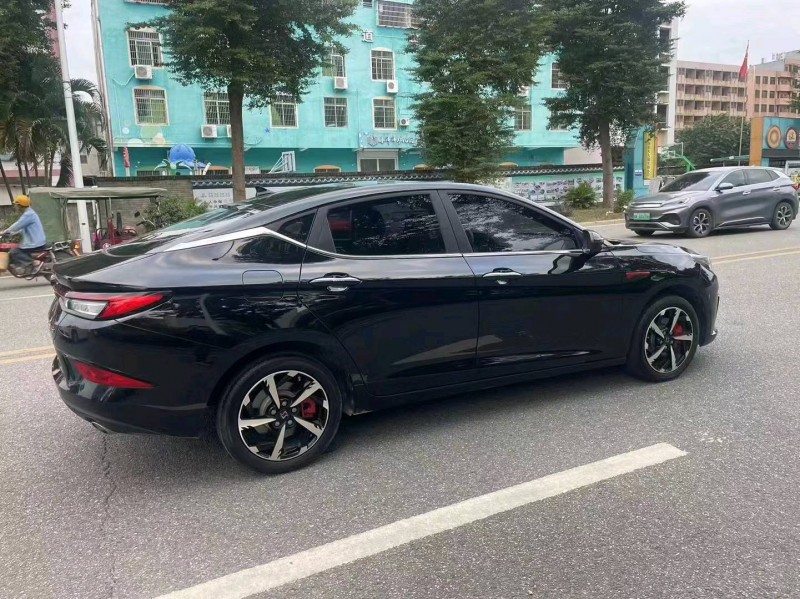 深圳22年江淮思皓A55