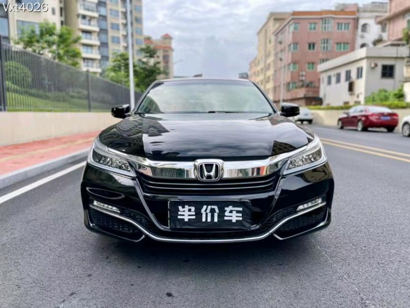 东莞17年本田雅阁1