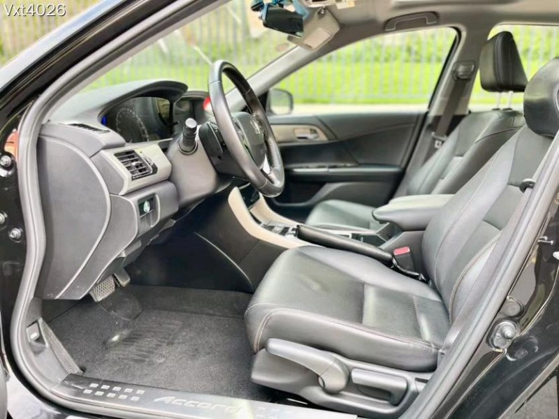 东莞17年本田雅阁4