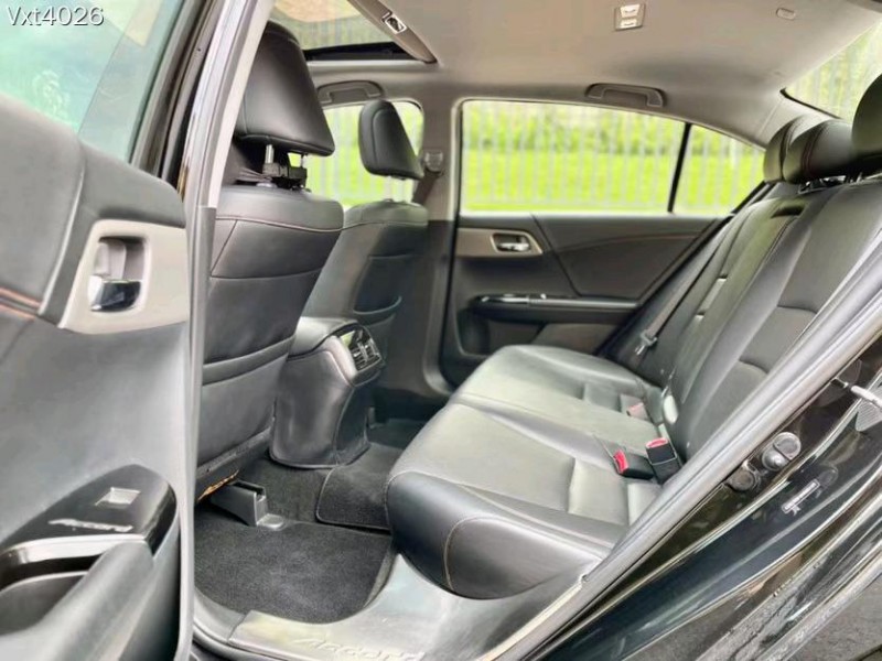 东莞17年本田雅阁5