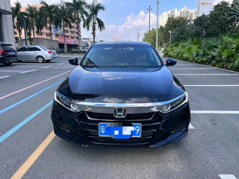 汕头21年本田雅阁1