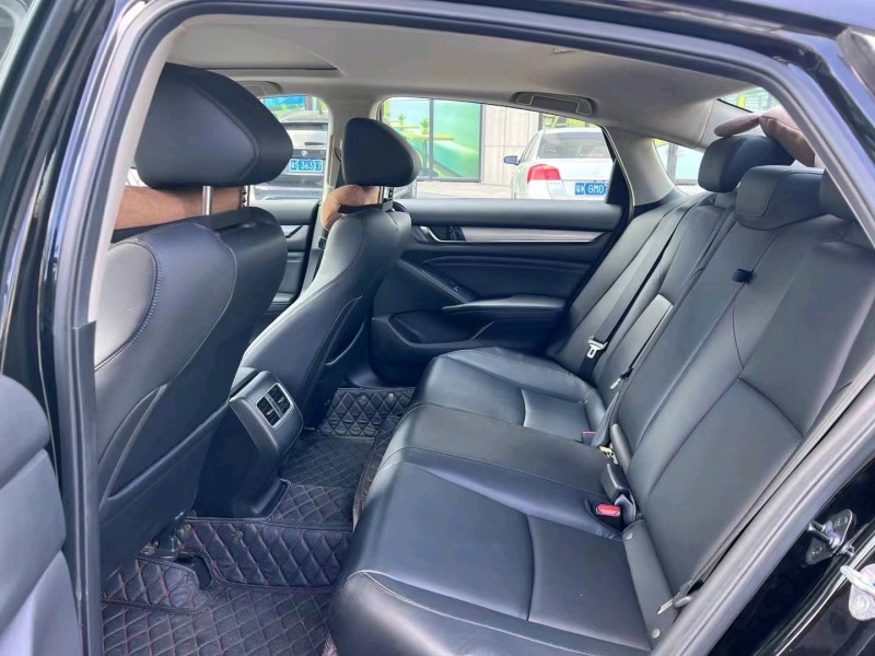 汕头21年本田雅阁4