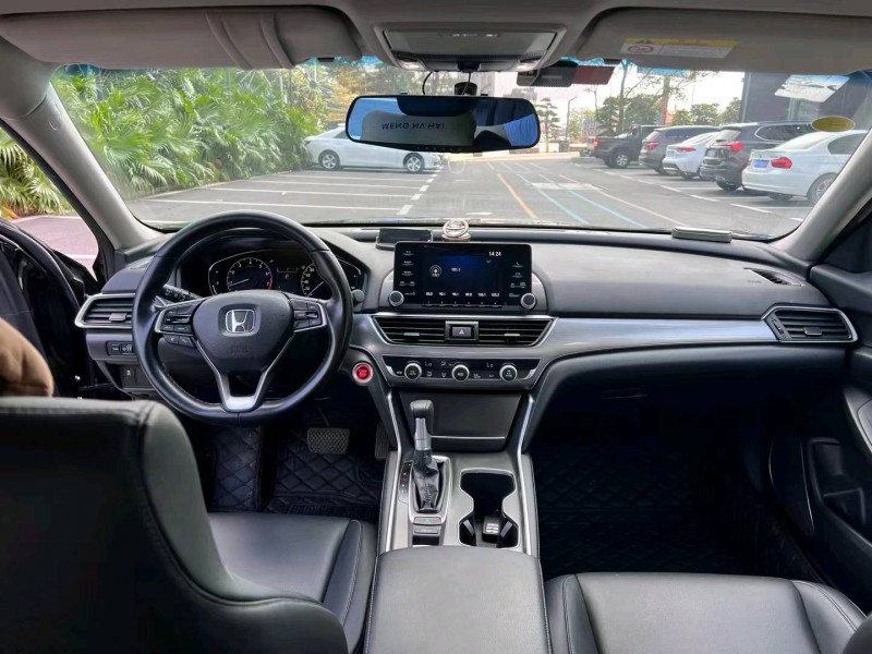 汕头21年本田雅阁7