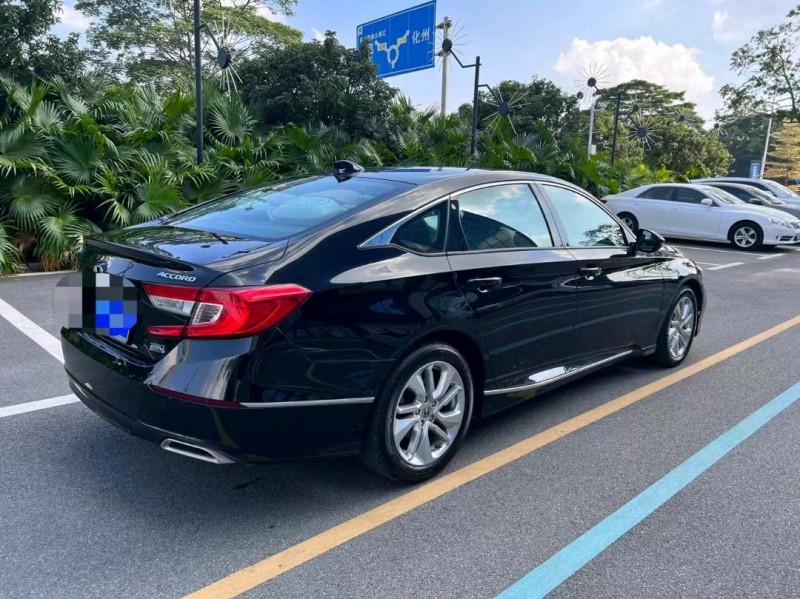 汕头21年本田雅阁9