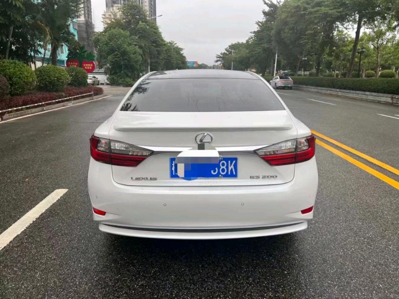 汕头16年雷克萨斯ES6