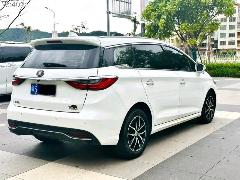 东莞18年比亚迪宋MAX7