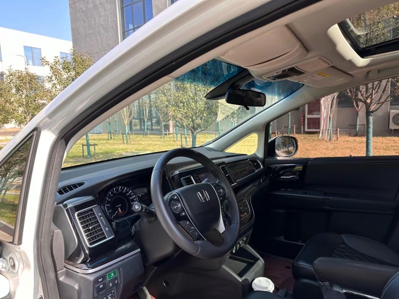 徐州19年本田艾力绅8