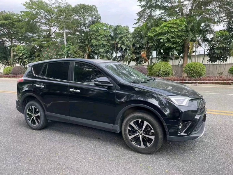 汕头18年丰田RAV4荣放2