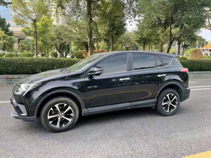 汕头18年丰田RAV4荣放3