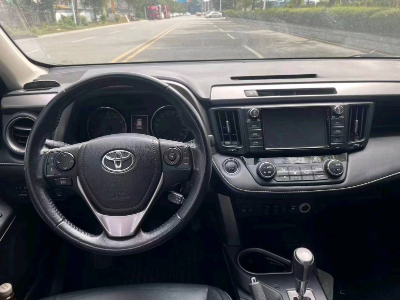 汕头18年丰田RAV4荣放8