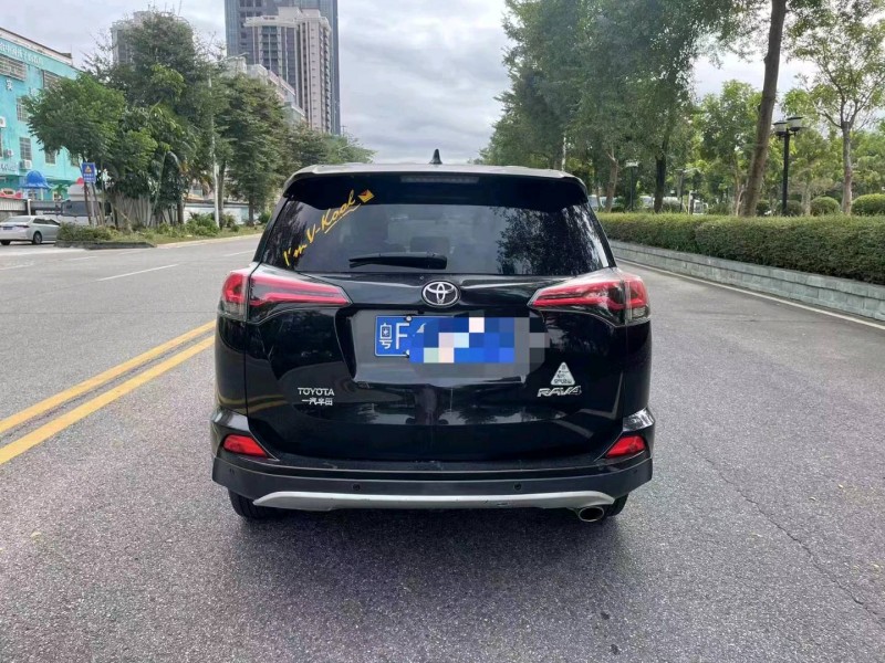 汕头18年丰田RAV4荣放9