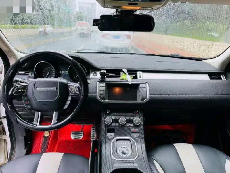 东莞12年路虎极光6