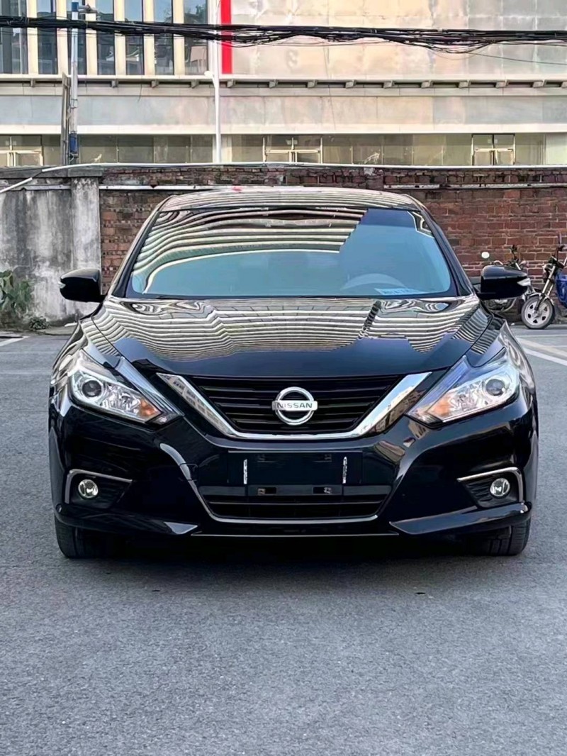 佛山17年日产天籁1