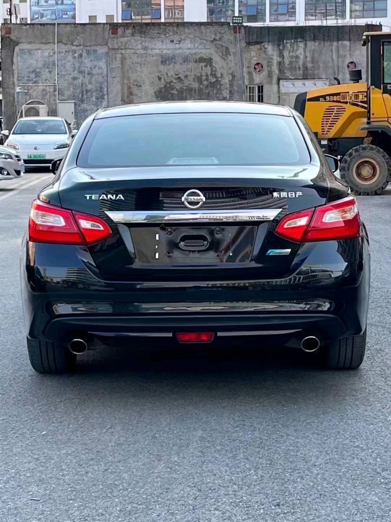 佛山17年日产天籁3