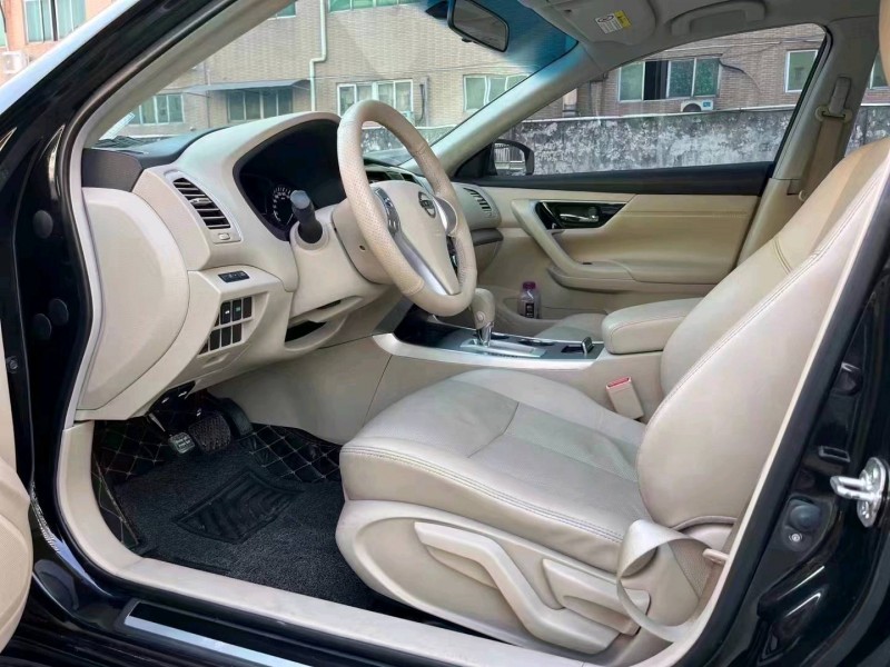 佛山17年日产天籁5