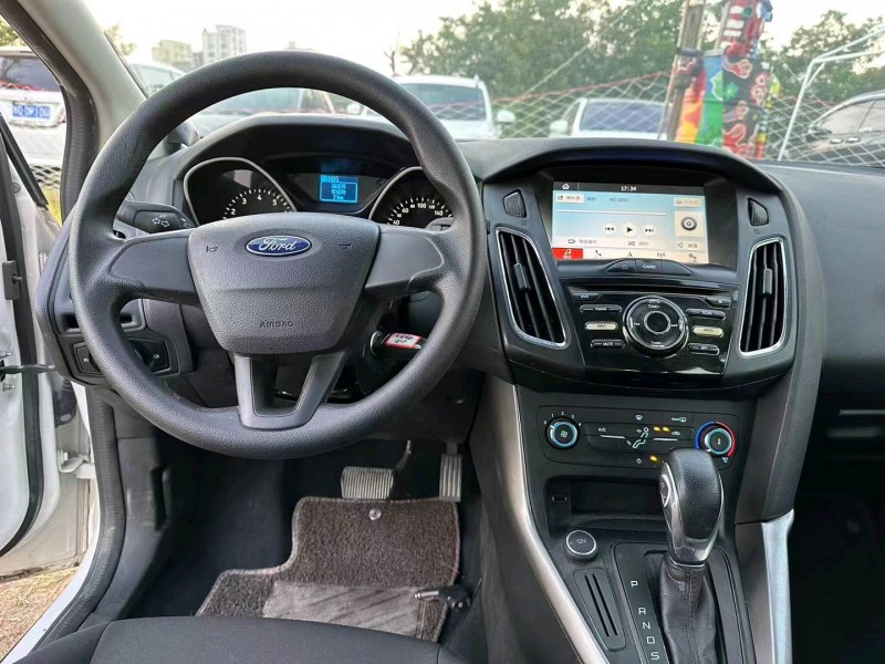 汕头17年福特福克斯4