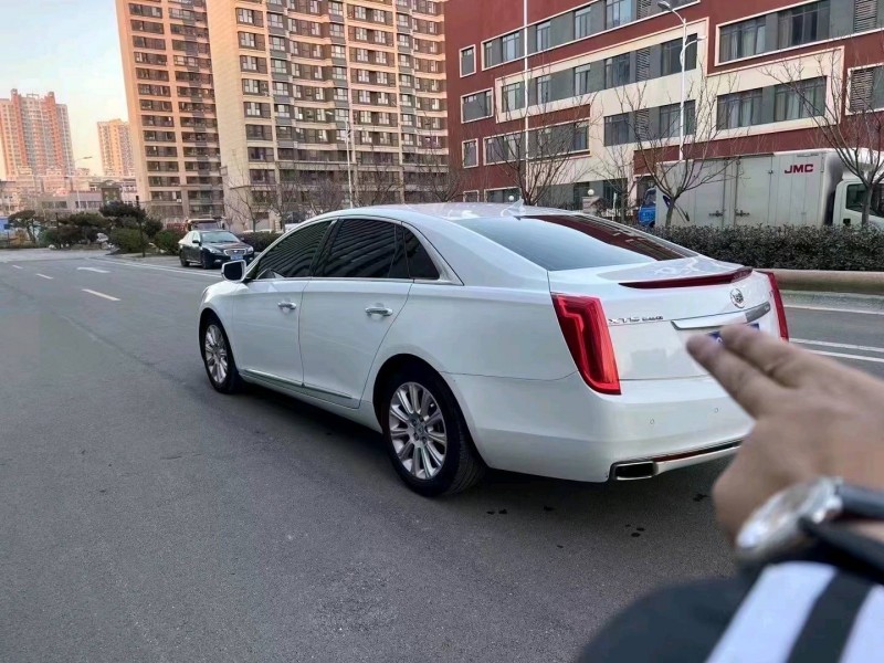 枣庄16年凯迪拉克XTS3