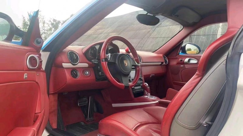 佛山10年保时捷卡曼8