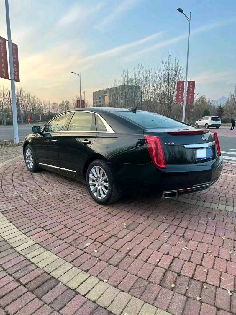 邯郸17年凯迪拉克XTS7