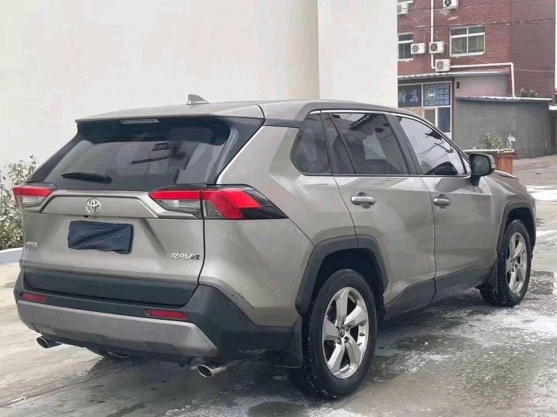 邯郸21年丰田RAV4荣放5