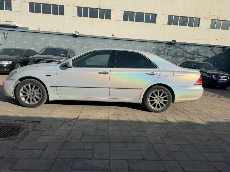 廊坊05年丰田皇冠3